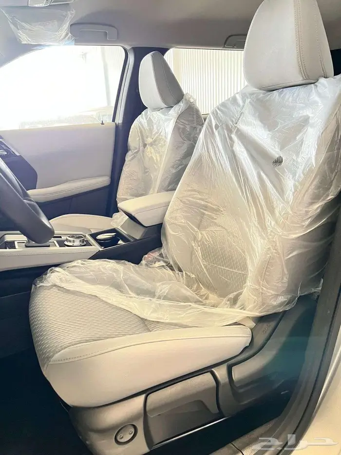 ميتسوبيشي اوتلاندر بدون دبل 5 مقاعد 2025 13