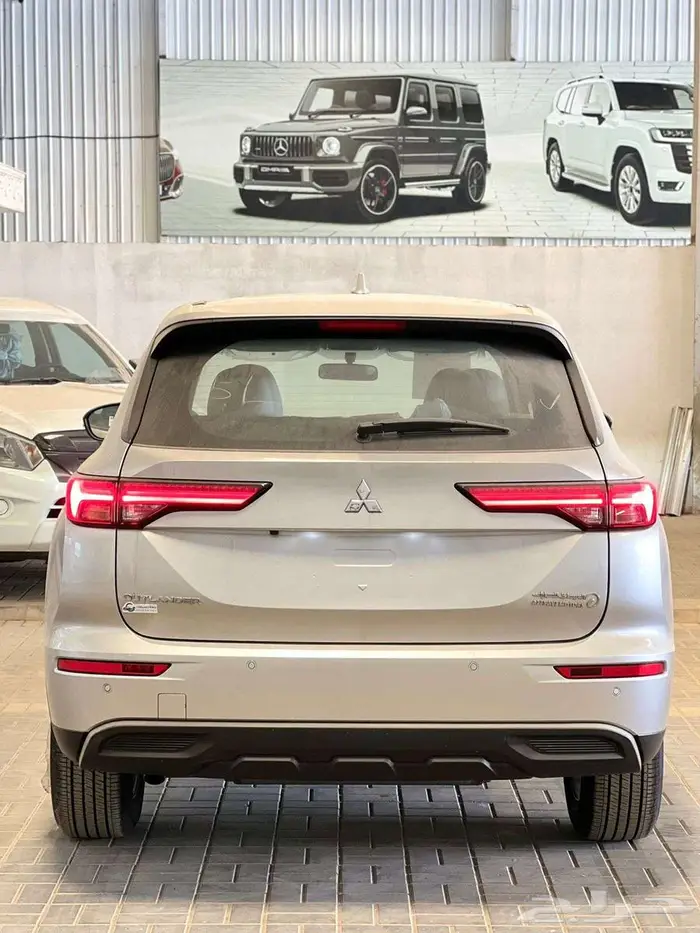 ميتسوبيشي اوتلاندر بدون دبل 5 مقاعد 2025 5