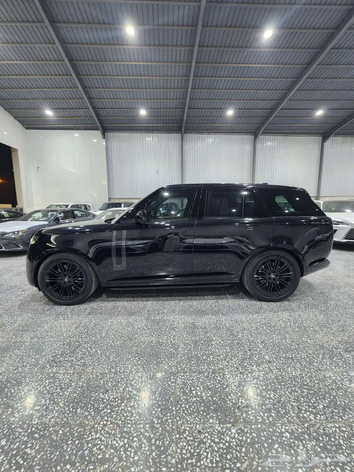 لاند روفر اوتو غرافي 2023 بلاك اديشن خليجي 2