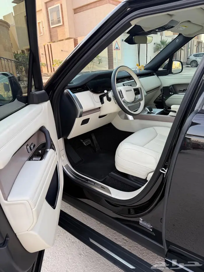 رنج روفر 2025 ضمان الناغي 5 سنوات شبه جديد 2