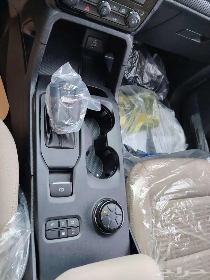 فورد ايفريست XLS استندر بنزين 2025 16