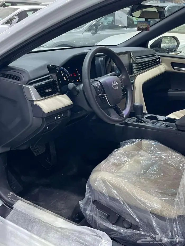 تويوتا كامري E هايبرد 2025 السعر 104075 11