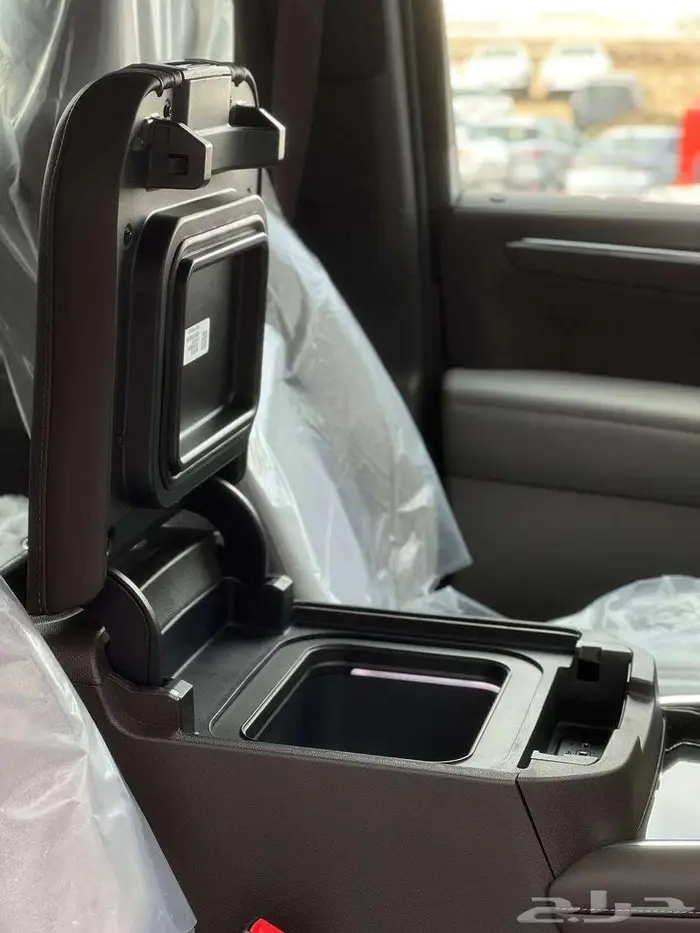 شيفروليه تاهو LS 2025 دبل لدى شركة عبدالمجيد الخضر 11