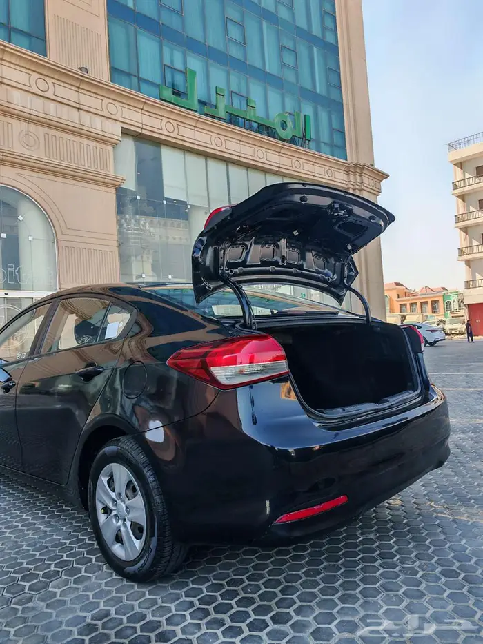 كيا سيراتو 2017 في قمة النظافة 13