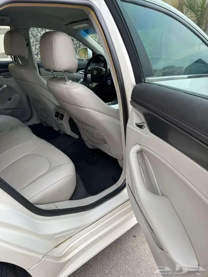 كاديلاك CTS موديل 2011 نص فل (ماشية 289 الف) 10