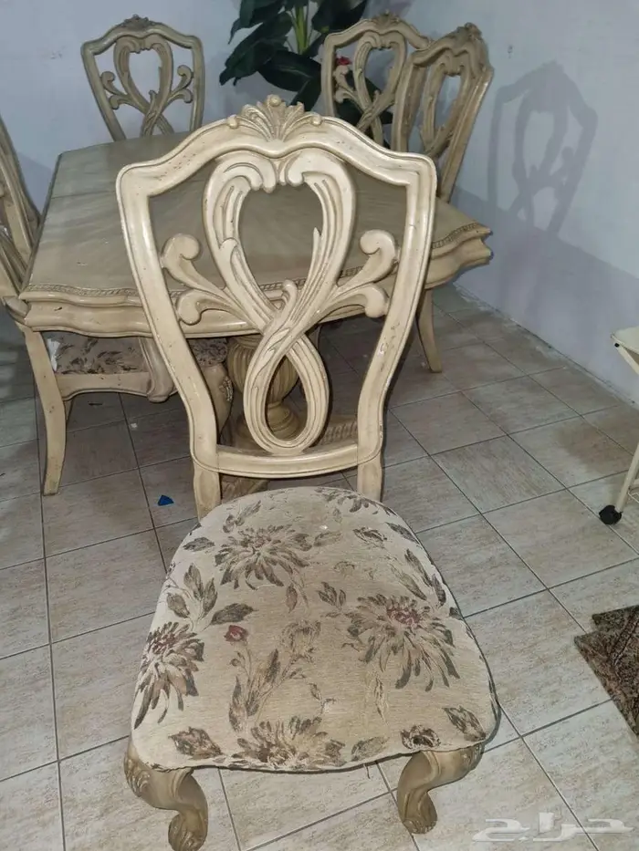 طاولة طعام 3