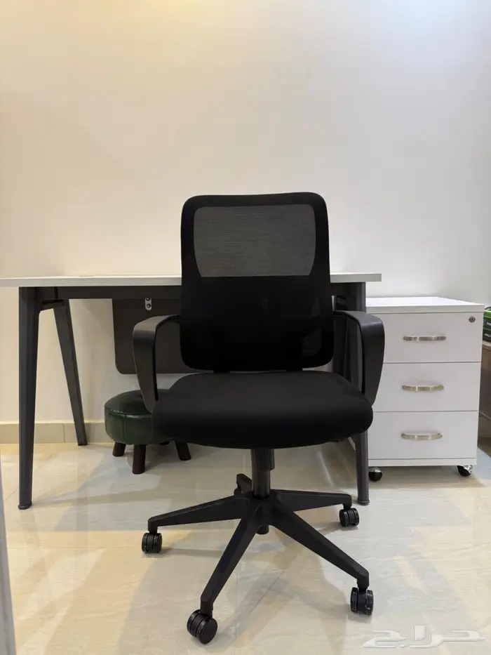 مكتب وكرسي للبيع 3