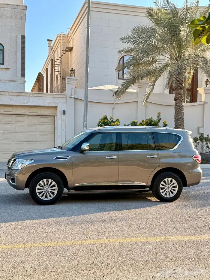 للبيع نيسان باترول SE2 2014 V8 نظيف جدا ممشى قليل 4