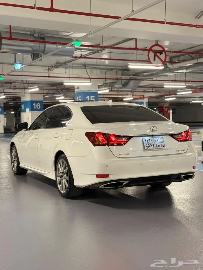 لكزس GS 2015 8