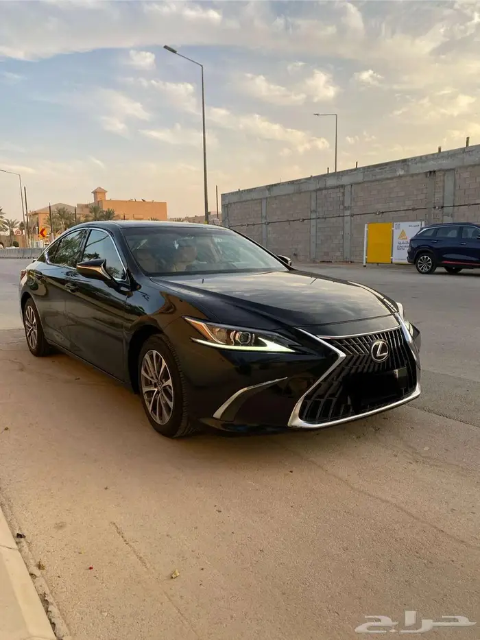 لكزس es300h هايبرد موديل 2023 اسود 1