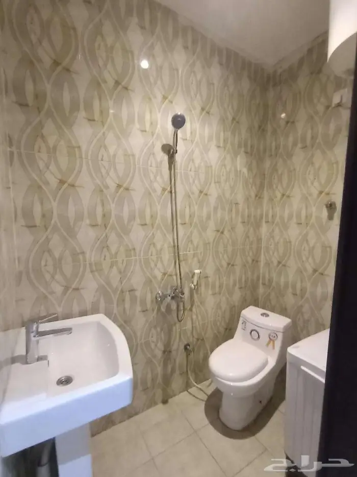 شقق فندقية غرفة دورة مياه بوفية مؤثثة وفاخرة بخميس مشيط 9