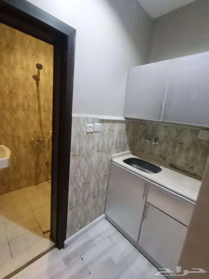 شقق فندقية غرفة دورة مياه بوفية مؤثثة وفاخرة بخميس مشيط 14