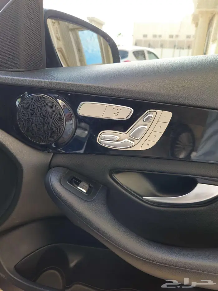 مرسيدس C200. 2019 8