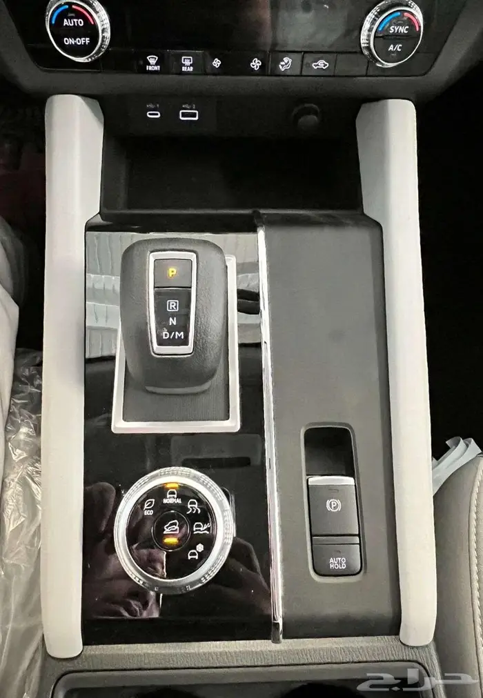 ميتسوبيشي اوتلاندر بدون دبل 5 مقاعد 2025 19