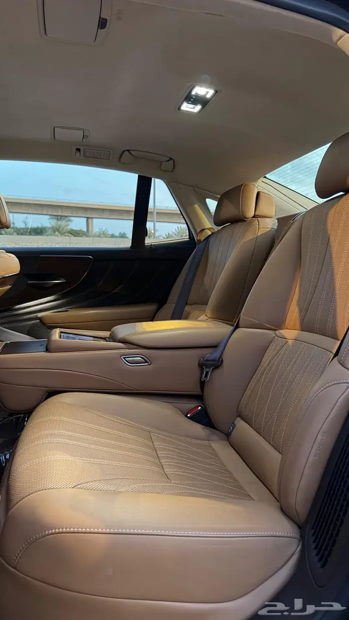 للبيع لكزس LS500H 18