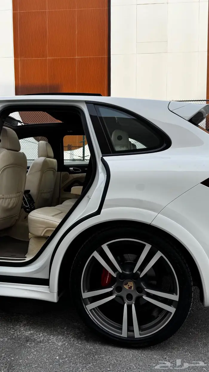 للبيع بورش كايين GTS مالك واحد بدي وكاله 26