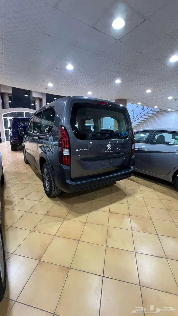 عرض خاص .بيجو - ريفتر - 5 راكب ديزل جير عادي - 2023 2