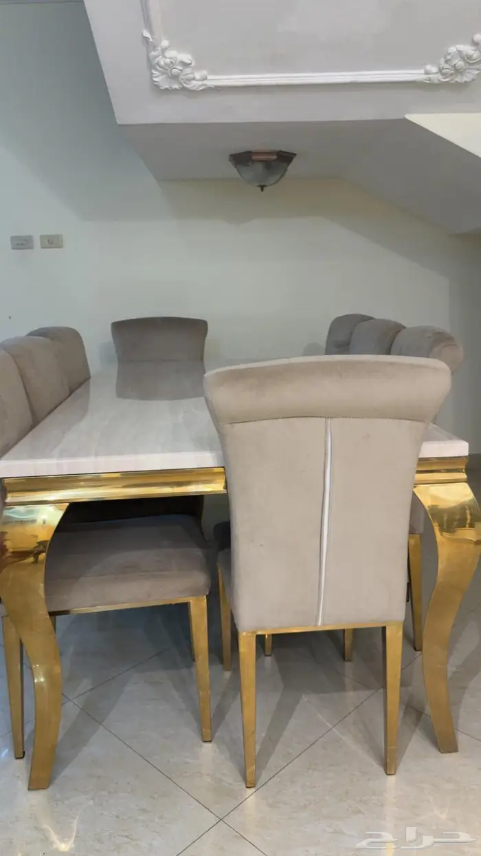 طاولة طعام 0