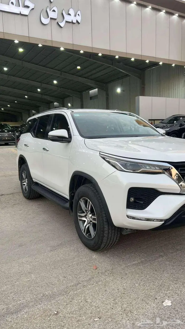 تويوتا فورشنر 6 سلندر موديل 2023- معرض خلف للسيارات 1