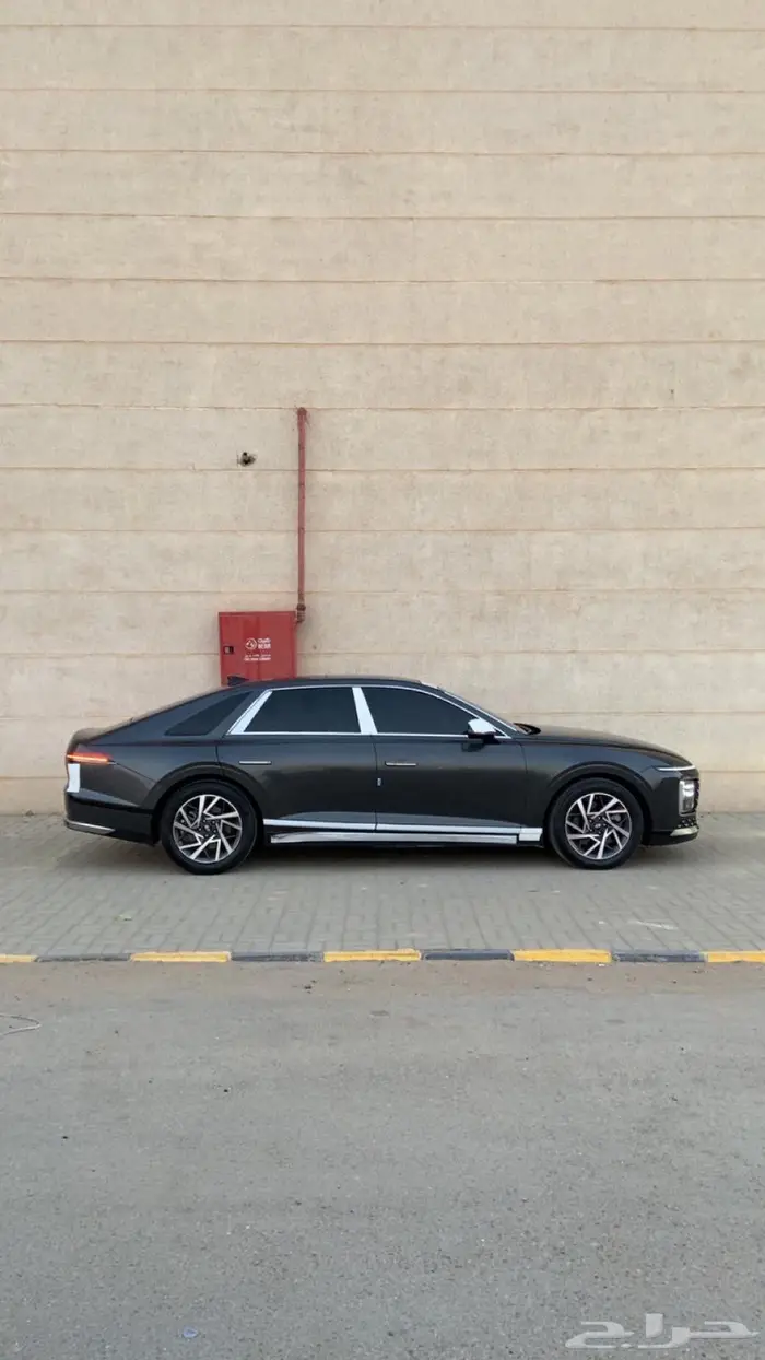 ازيرا تقبيل فئة الاكسلكوسف رمادي غامق 0