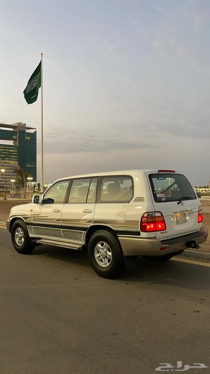 لاندكروزر 2001 0