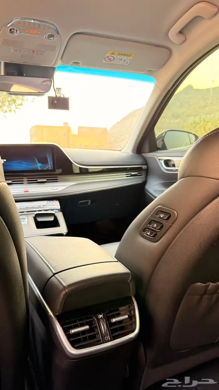 هيونداي ازيرا 2022 ( بنزين) v4 فل كامل بحالة الوكالة 14