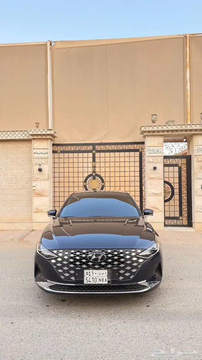 هيونداي ازيرا 2021 ( بنزين) v6 فل كامل 0