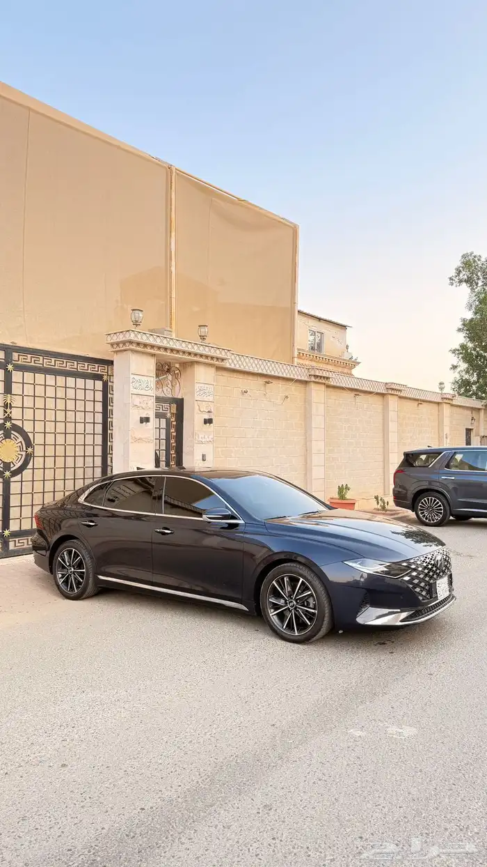 هيونداي ازيرا 2021 ( بنزين) v6 فل كامل 2