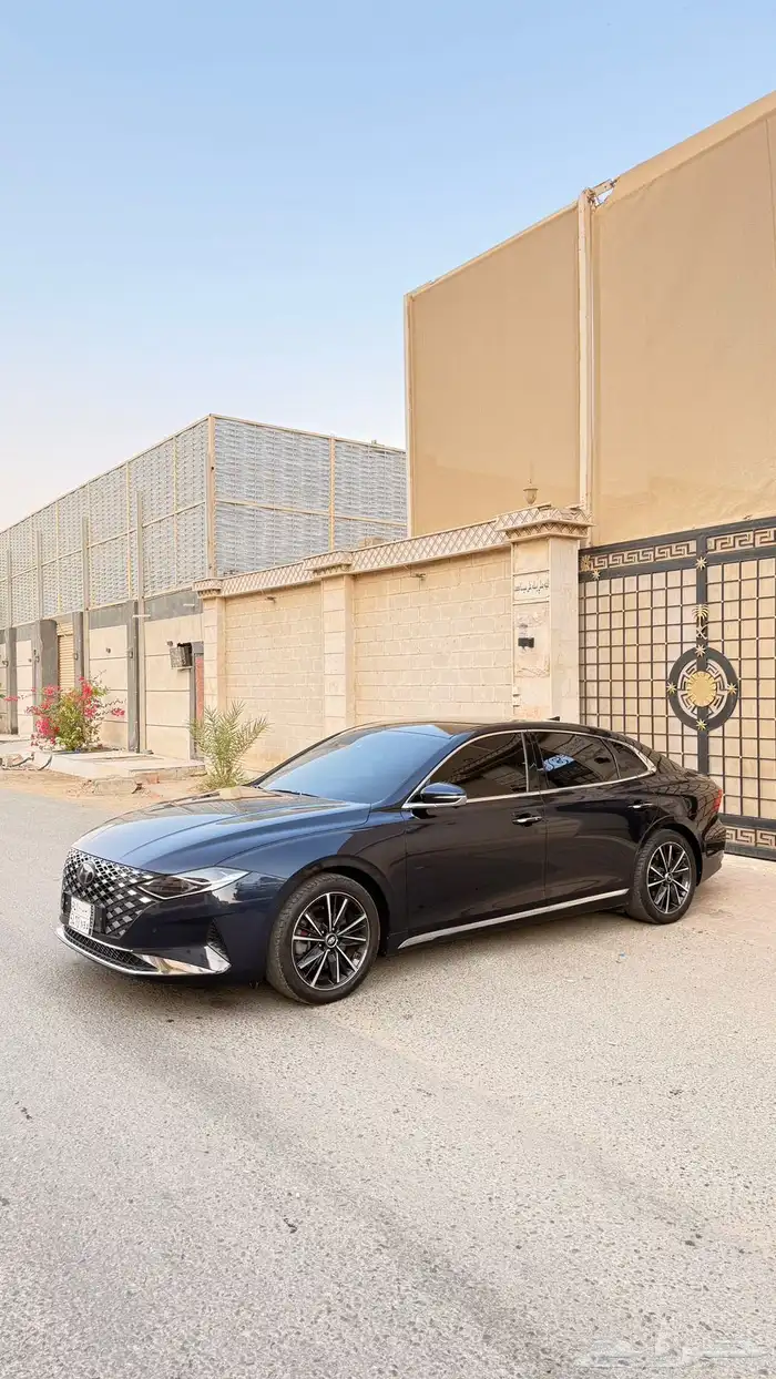 هيونداي ازيرا 2021 ( بنزين) v6 فل كامل 1