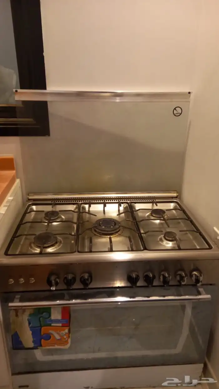 فرن وغسالتين ومكتبة تلفزيون للبيع 3