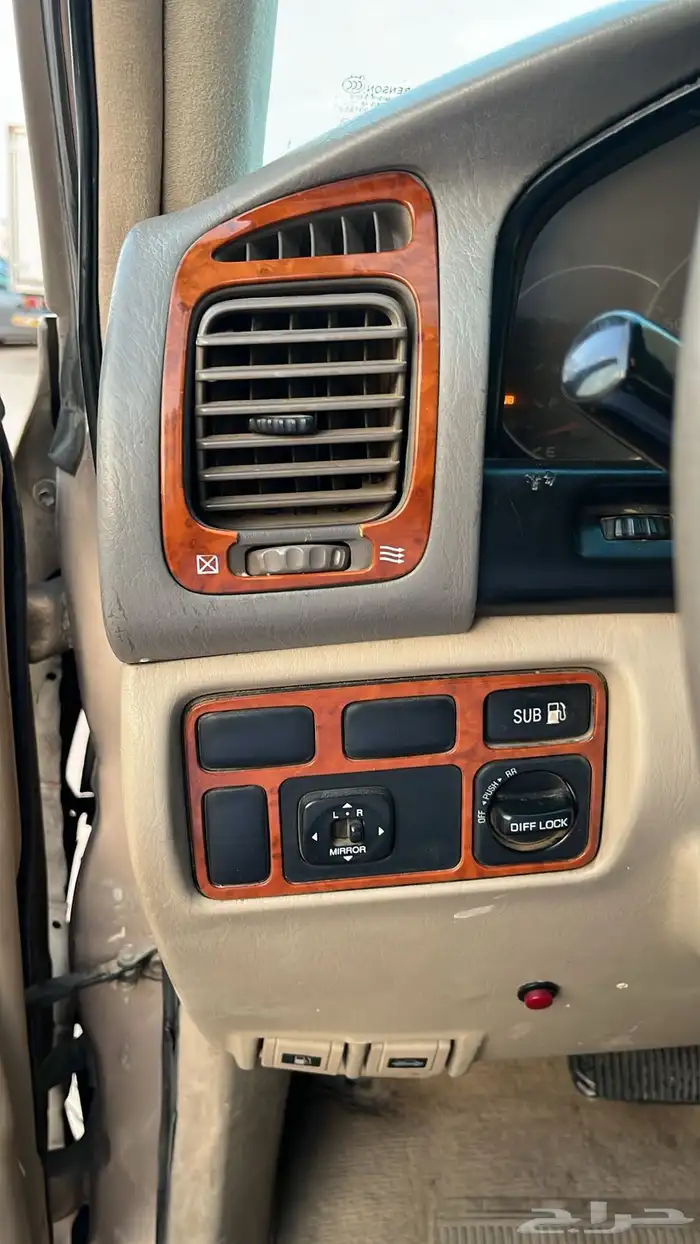 جيب لاند كروزر VXR   2004 5