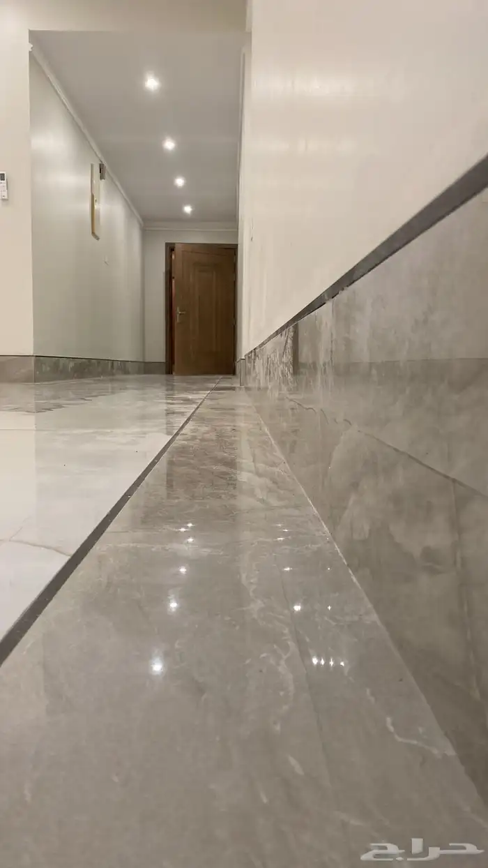 شقه للايجار في حي الحمراء 17