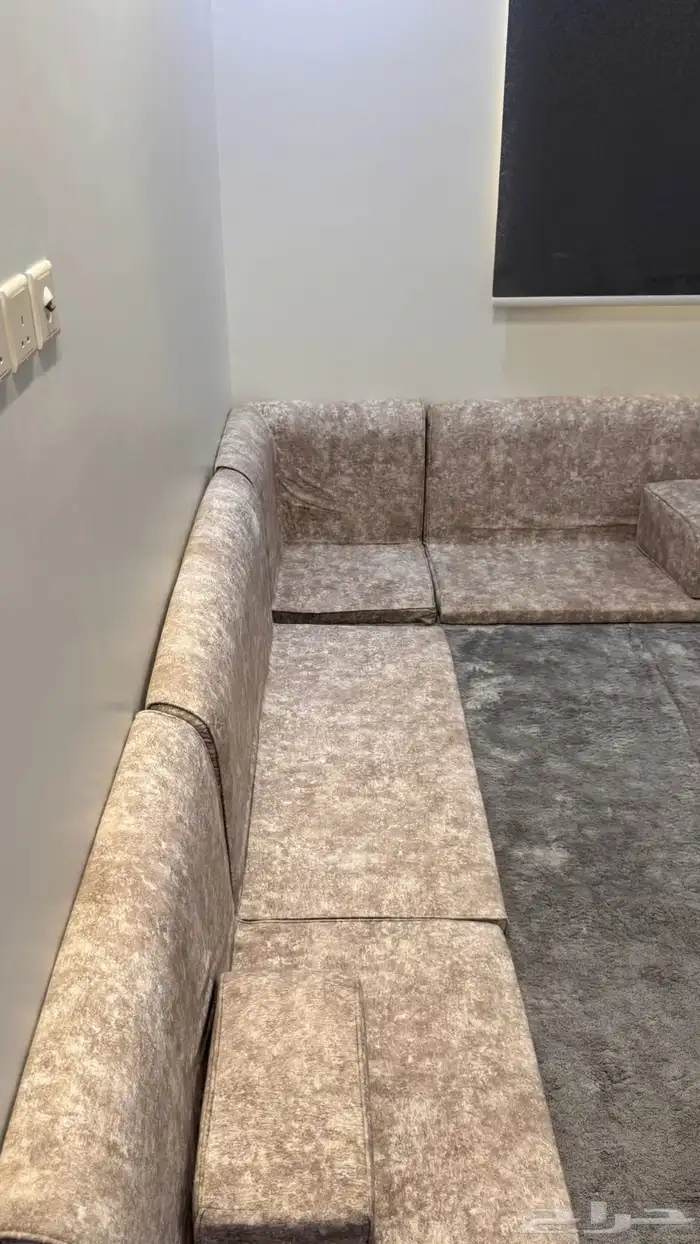 يوجد الأثاث للبيع 4