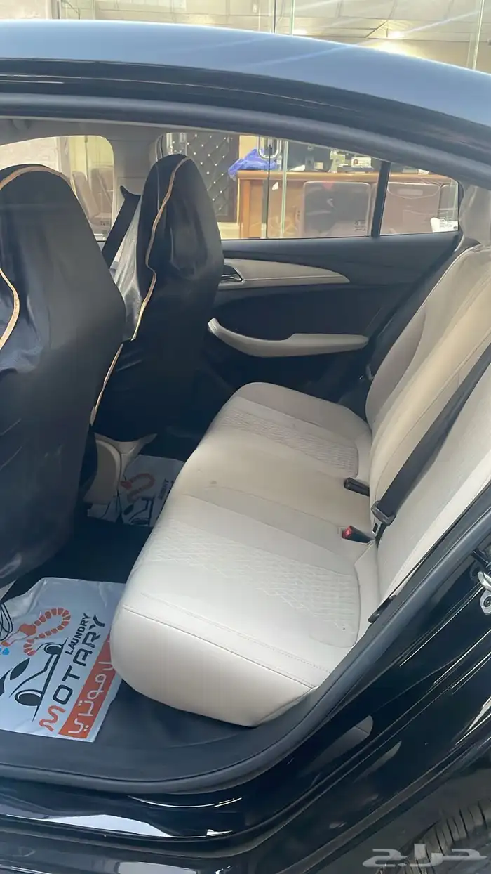 ام جي 5 2023 استاندر شبه الاصفار 5