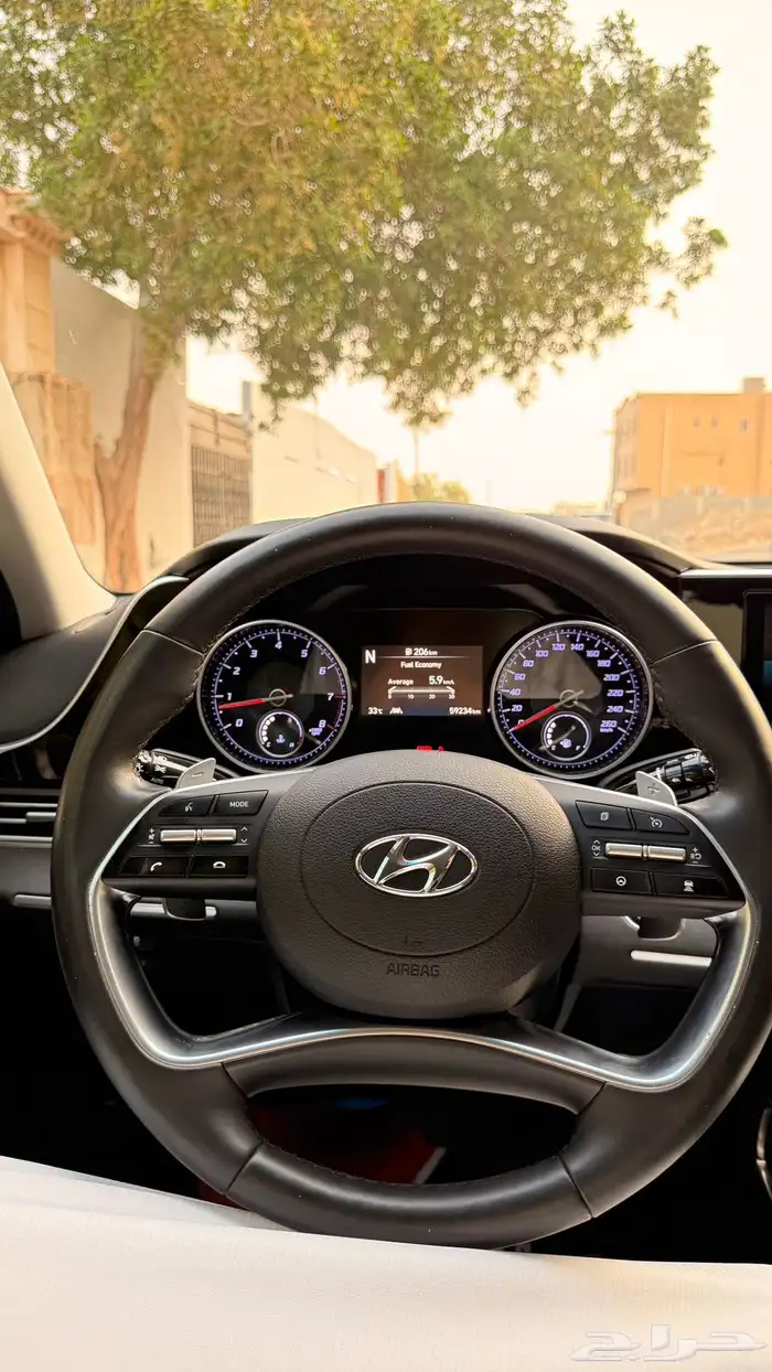 هيونداي ازيرا 2022 ( بنزين) v4 فل كامل بحالة الوكالة 8