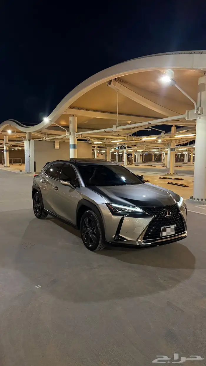 لكزس UX200 بنزين 2021 تيتانيوم وكالة 1
