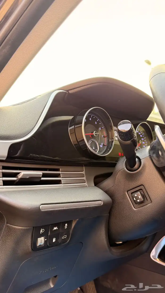 هيونداي ازيرا 2022 ( بنزين) v4 فل كامل بحالة الوكالة 11