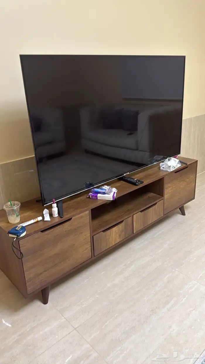 طقم كنب من 4 قطع   طاولة تلفزيون   ومطبخ صغير 3