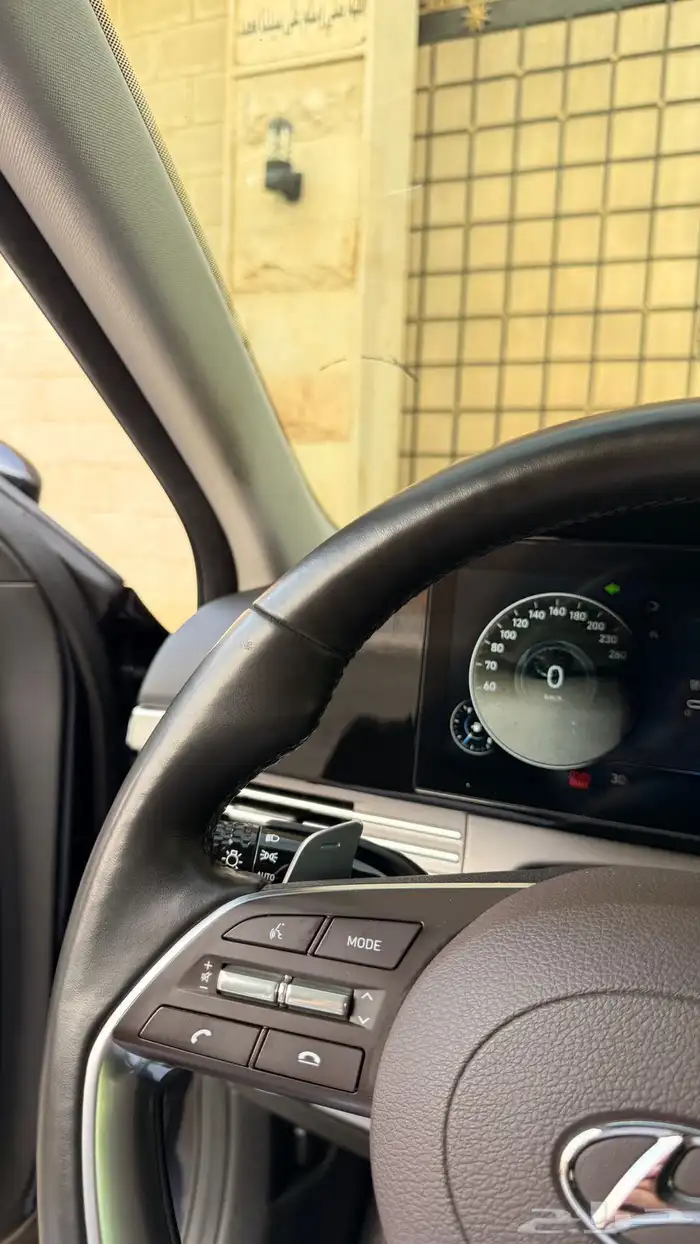 هيونداي ازيرا 2021 ( بنزين) v6 فل كامل 12