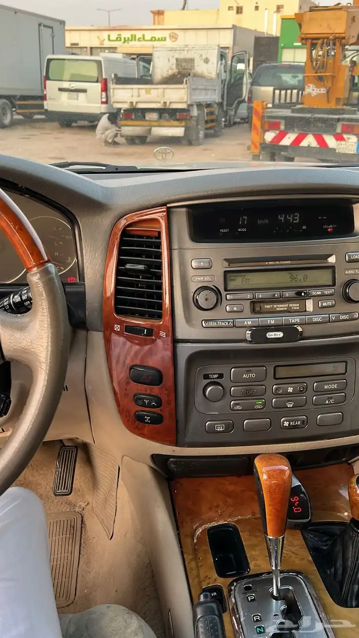 جيب لاند كروزر VXR   2004 6