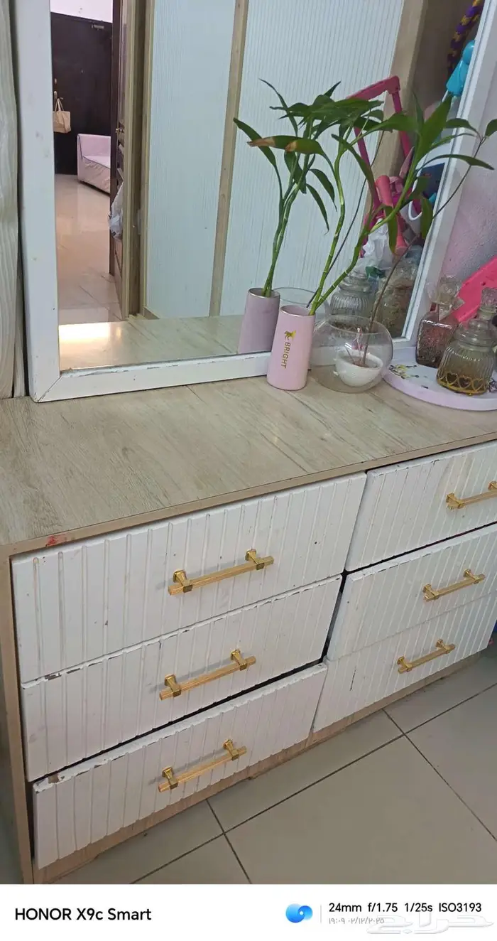 للبيع المستعجل سرير كينج - دولاب - تسريحه سته ادراج 1