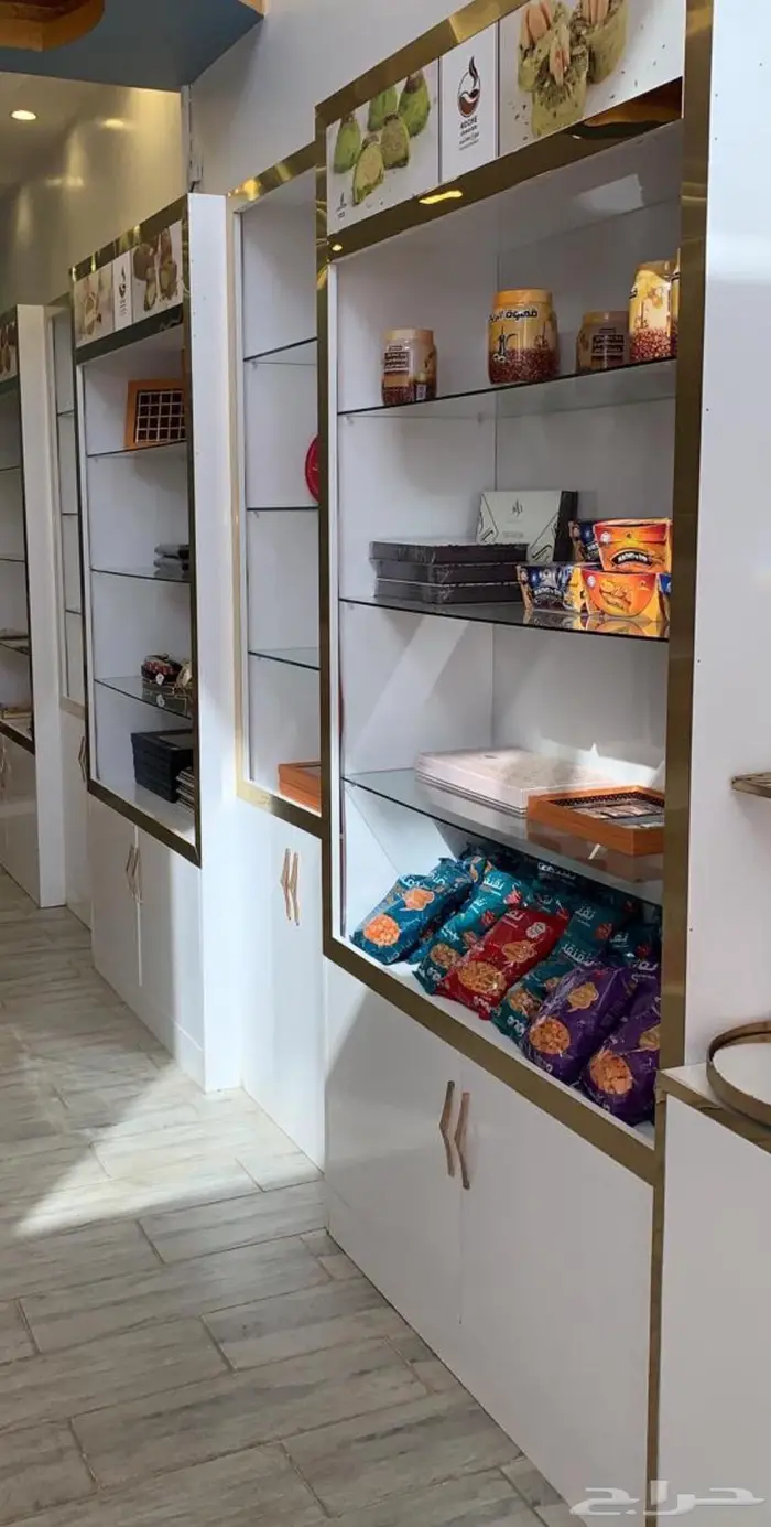 رفوف و ثلاجة عرض و جهاز كاشير مع ملحقاته 0