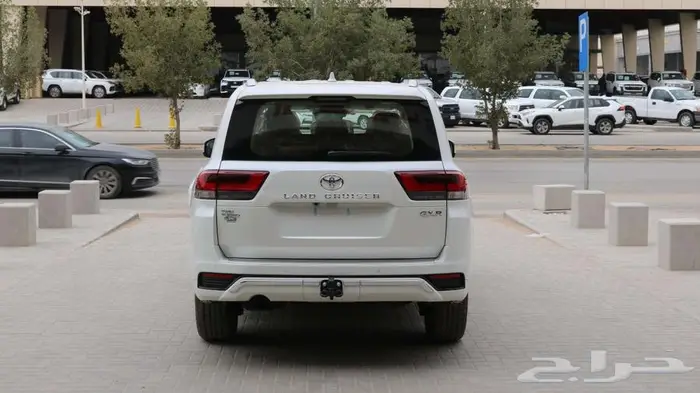تويوتا لاندكروزر GXR4 2026 سعودي بنزين كاش وبالتقسيط 4