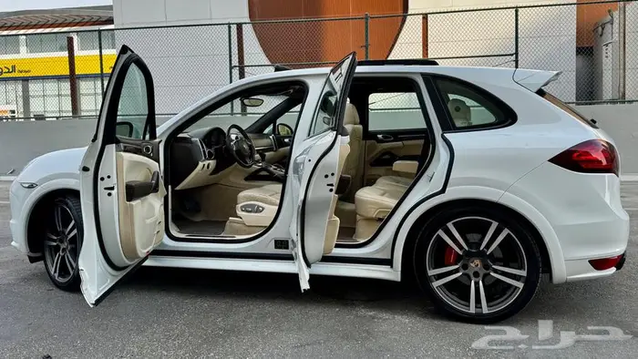 للبيع بورش كايين GTS مالك واحد بدي وكاله 18