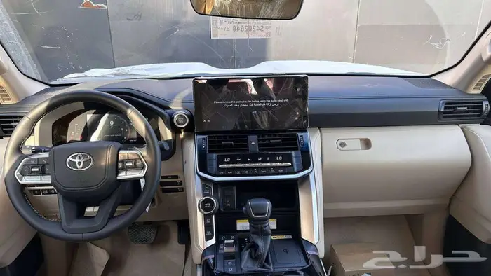تويوتا لاندكروزر GXR L3 2025 لدى شركة عبدالمجيد الخضر 8