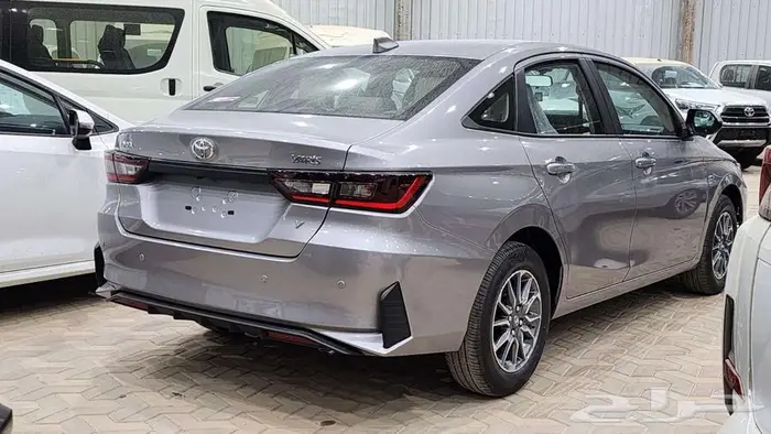 تويوتا يارس 1.3 y بنزين 2026 كاش وأقساط 7