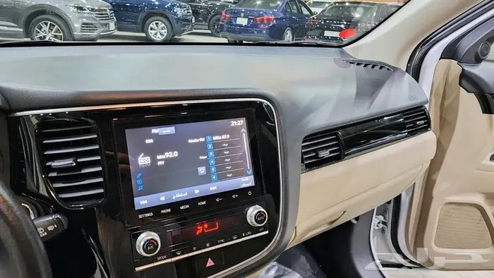 ميتسوبيشي اوتلاندر 2021 15