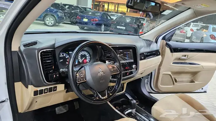 ميتسوبيشي اوتلاندر 2021 13