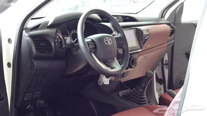 تويوتا هايلوكس GLX بنزين كاش وبالتقسيط 10