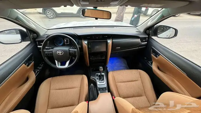 تويوتا فورشنر 6 سلندر موديل 2023- معرض خلف للسيارات 13